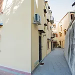 Housemilia - Royal Palace