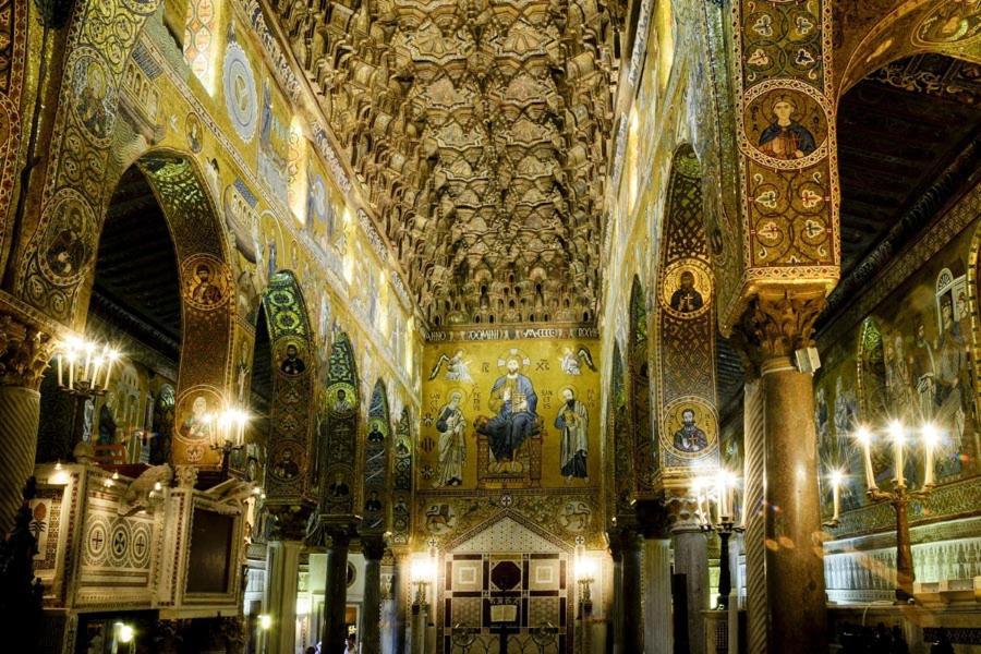 Housemilia - Royal Palace * Palermo